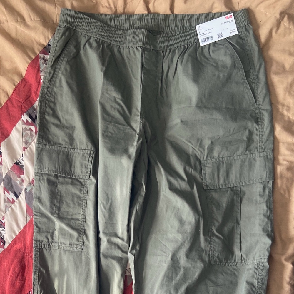 UNIQLO Easy Cargo Pants NWT
